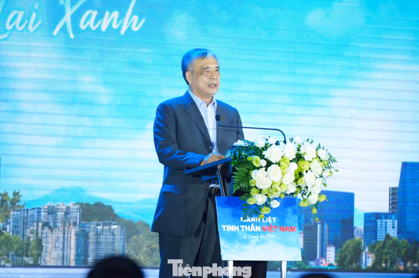 PGS TS Trần Đình Thiên - nguyên Viện trưởng Viện kinh tế Việt Nam phát biểu tại buổi lễ. PGS TS Trần Đình Thiên - nguyên Viện trưởng Viện kinh tế Việt Nam phát biểu tại buổi lễ.
