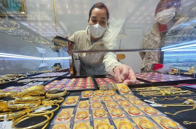 Ngân hàng Nhà nước sẽ cung cấp đủ vàng đáp ứng nhu cầu của người dân Ảnh: Như Ý Ngân hàng Nhà nước sẽ cung cấp đủ vàng đáp ứng nhu cầu của người dân Ảnh: Như Ý