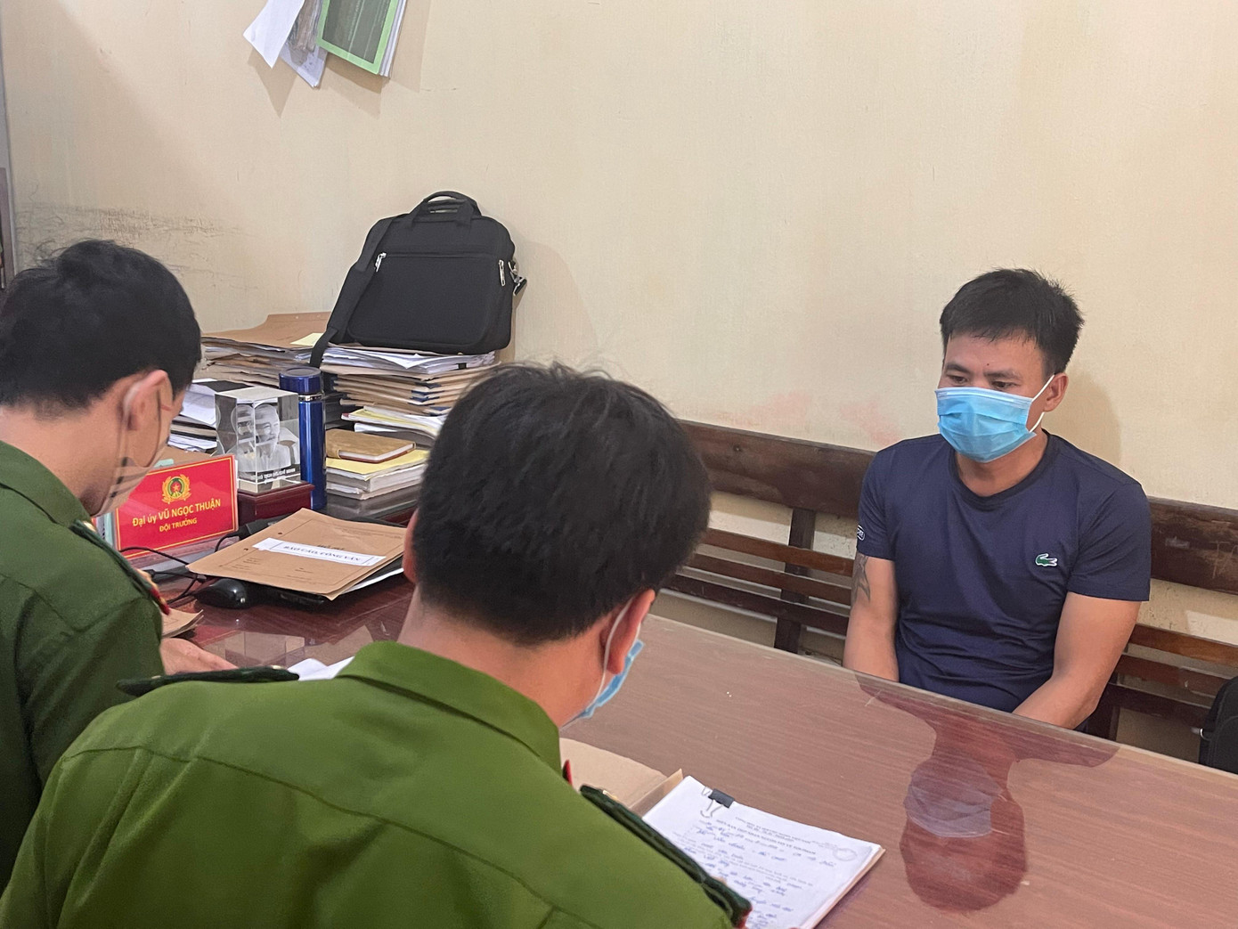 Đối tượng Thạo tại cơ quan công an Đối tượng Thạo tại cơ quan công an