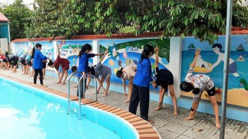 Thành đoàn TP Sầm Sơn tổ chức khai giảng lớp dạy bơi miễn phí cho thiếu nhi có hoàn cảnh khó khăn, tập huấn tuyên truyền phòng chống đuối nước năm 2021.