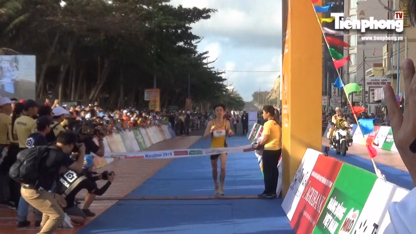 Toàn cảnh Việt dã toàn quốc và Marathon giải báo Tiền Phong 2019 ảnh 34