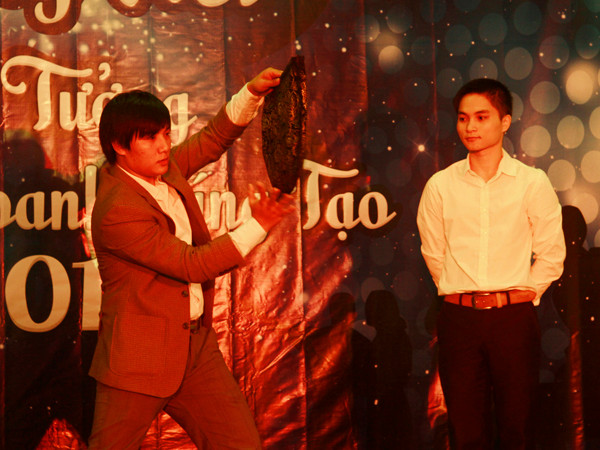 Dùng ảo thuật để giới thiệu sản phẩm