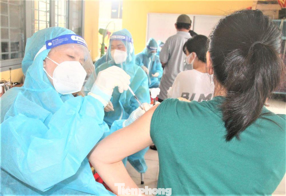 Có 5 đến 10% tổng số ca mắc COVID-19 ở Bình Dương chưa tiêm vắc xin do ý thức người dân còn chủ quan