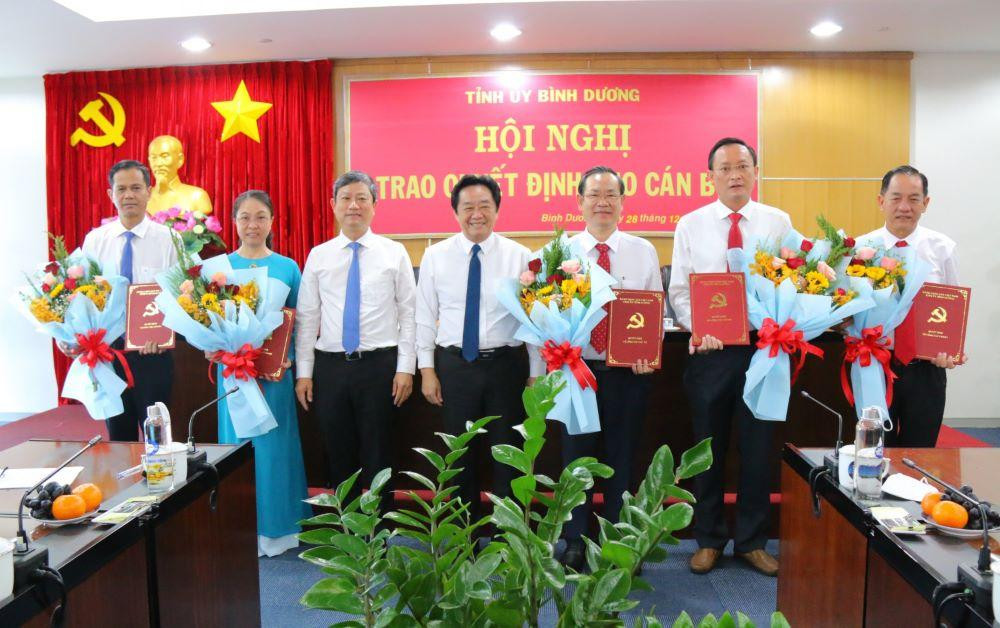 Bình Dương trao các quyết định bổ nhiệm cán bộ