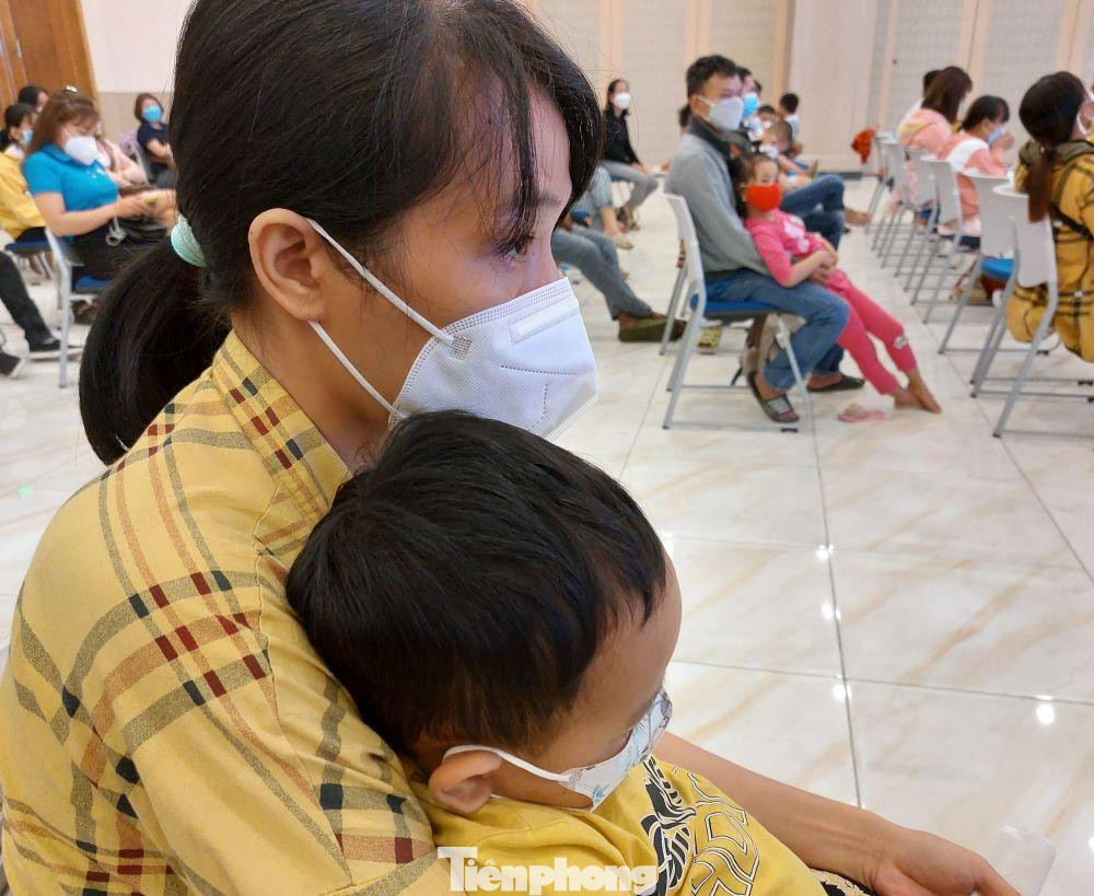 Cũng theo bà Trân, thấu hiểu sự mất mát, khó khăn của người dân, nhất là công nhân lao động do đại dịch gây ra, các ban, ngành, địa phương đã nỗ lực kêu gọi mạnh thường quân chung tay hỗ trợ nhằm phần nào xoa dịu một phần những người chịu ảnh hưởng bởi dịch bệnh.