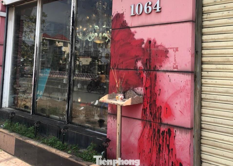 Gia đình người phụ nữ bị tạt chất bẩn Gia đình người phụ nữ bị tạt chất bẩn