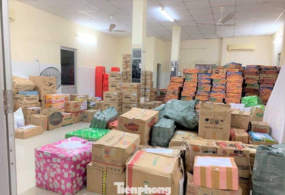 Theo thông tin từ Liên đoàn Lao động tỉnh Bình Dương, đơn vị này đã hỗ trợ tỉnh Sóc Trăng bằng việc cho xe vận chuyển 10 tấn hàng hóa. Thông qua Liên đoàn Lao động tỉnh Sóc Trăng, người dân vùng tâm dịch sẽ được hỗ trợ.