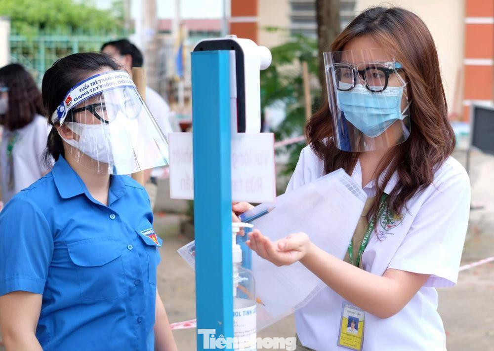 Theo kế hoạch, toàn bộ học sinh THCS, THPT trên địa bàn tỉnh Bình Dương đến trường 100% từ ngày 3/1/2021 Theo kế hoạch, toàn bộ học sinh THCS, THPT trên địa bàn tỉnh Bình Dương đến trường 100% từ ngày 3/1/2021