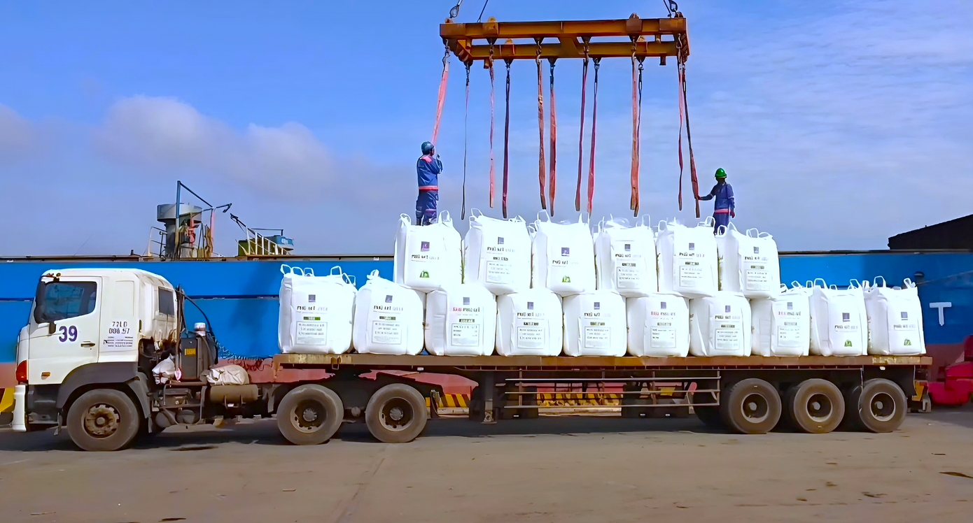 PVFCCo đạt tăng trưởng ấn tượng trong xuất khẩu, với sản lượng xuất khẩu urê đạt gần 100 ngàn tấn, tăng 50% so với cùng kỳ năm 2023 PVFCCo đạt tăng trưởng ấn tượng trong xuất khẩu, với sản lượng xuất khẩu urê đạt gần 100 ngàn tấn, tăng 50% so với cùng kỳ năm 2023