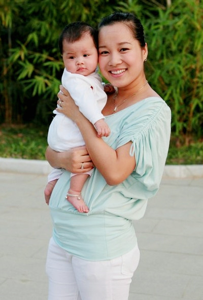 Minh Hương của hiện tại, cô đã có con gái kháu khỉnh, đáng yêu