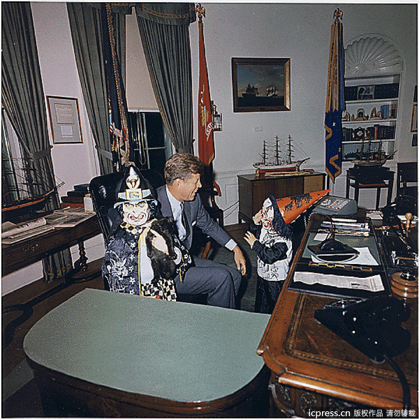Halloween trong Nhà Trắng cùng hai con ngày 31/10/1963