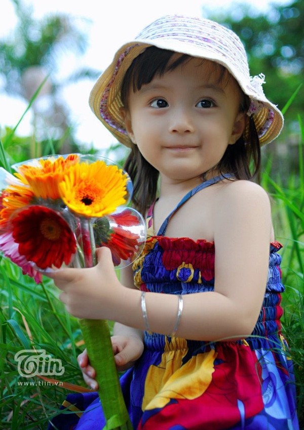 Bảo Thư sinh ngày 14/3/2009, đến nay cô bé đã bước sang tuổi thứ 5