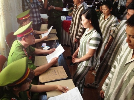 Những phạm nhân nhận quyết định đặc xá đầu tiên ở trại giam Thủ Đức