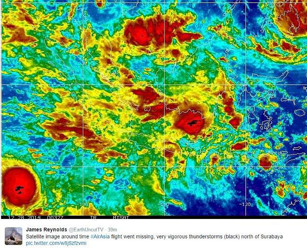 [LIVE] Tạm dừng tìm kiếm máy bay AirAsia do trời tối ảnh 34