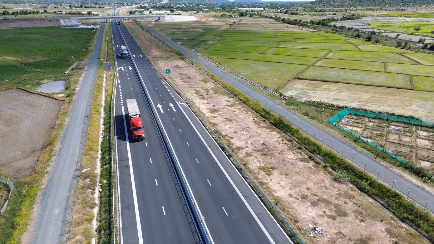 Cao tốc Vĩnh Hảo - Phan Thiết (ảnh: Báo Giao thông). Cao tốc Vĩnh Hảo - Phan Thiết (ảnh: Báo Giao thông).