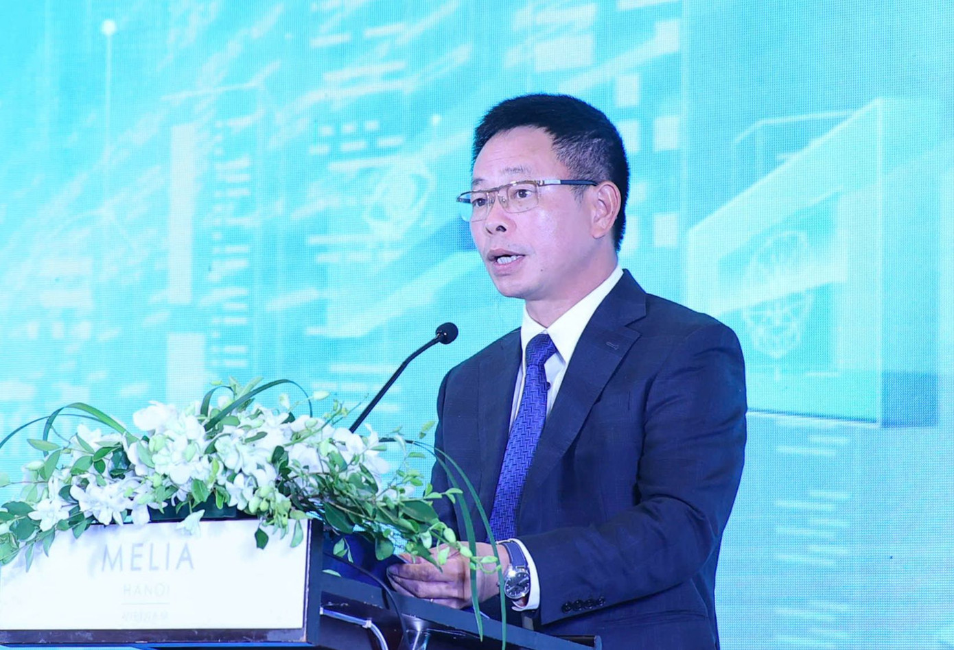 Nhà báo Phùng Công Sưởng.