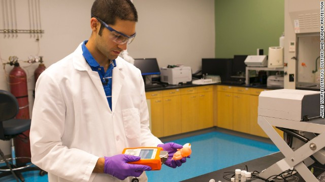 Cơ quan chức năng Mỹ kiểm tra chất lượng các đồ chơi từ Trung Quốc . Cơ quan chức năng Mỹ kiểm tra chất lượng các đồ chơi từ Trung Quốc