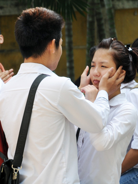 Những năm tháng học trò đã kết thúc, các em sẽ phải vượt qua kỳ thi tốt nghiệp để bước tiếp vào giảng đường đại học