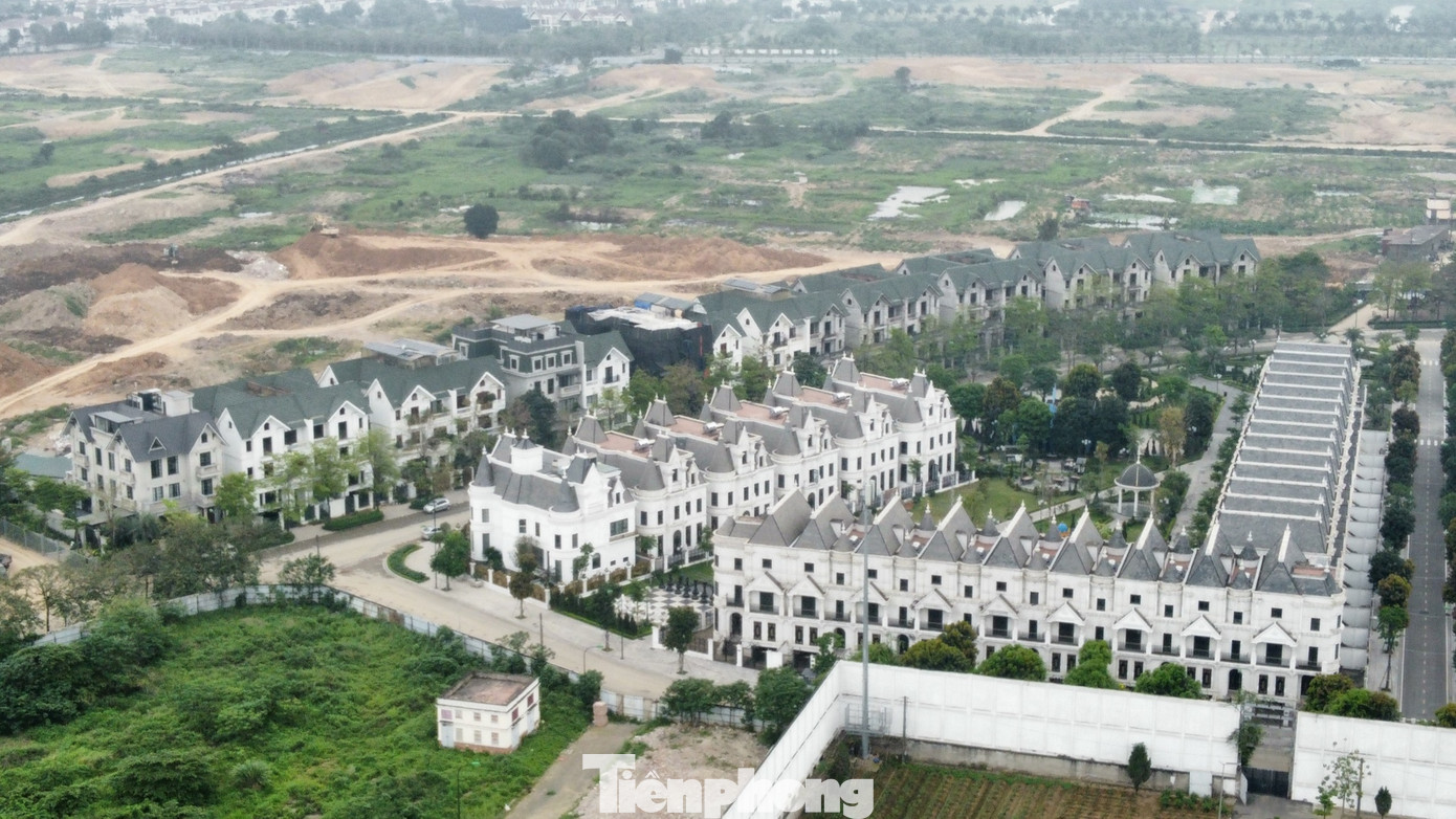 HoREA đề xuất cá nhân mua bán nhà đất có tổng doanh thu dưới 100 tỷ đồng, chuyển nhượng tối đa 10 lần trong năm. Trường hợp chỉ bán một nhà ở hoặc một sản phẩm bất động sản trong một năm thì không áp dụng quy định có tổng doanh thu quy định tại khoản này. Ảnh: Ninh Phan.