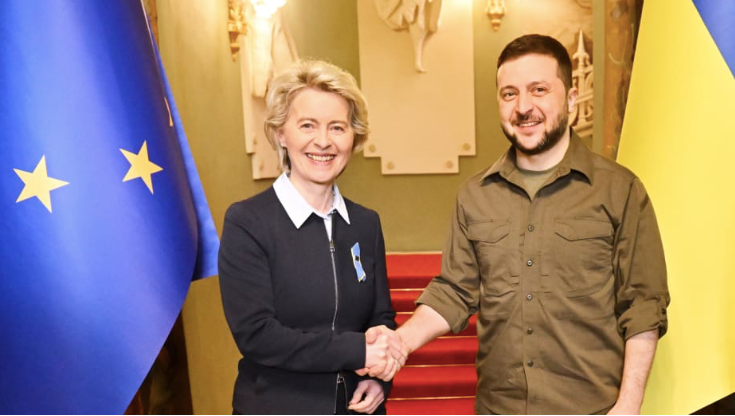 Chủ tịch Ủy ban châu Âu Ursula von der Leyen gặp Tổng thống Ukraine Volodymir Zelensky tại Kiev ngày 8/4/2022. (Ảnh: EU Commission)