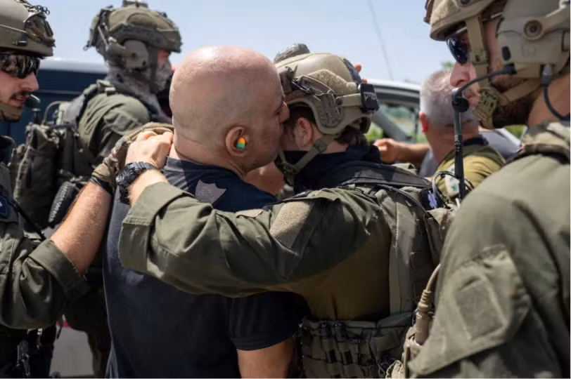 Mỹ và Anh vẫn hỗ trợ Israel về thông tin và hậu cần nhằm tìm kiếm và giải cứu những con tin còn lại. (Ảnh: Reuters) Mỹ và Anh vẫn hỗ trợ Israel về thông tin và hậu cần nhằm tìm kiếm và giải cứu những con tin còn lại. (Ảnh: Reuters)