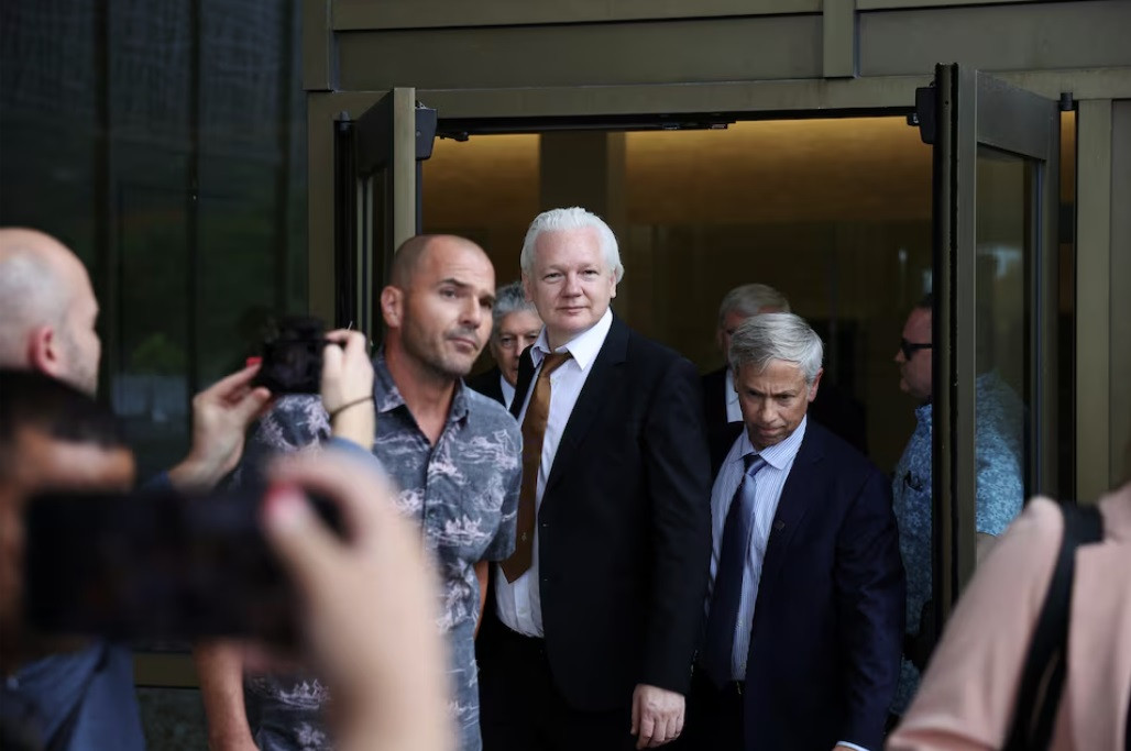 Ông chủ WikiLeaks Julian Assange đã được trả tự do và trở về Úc. (Ảnh: Reuters)