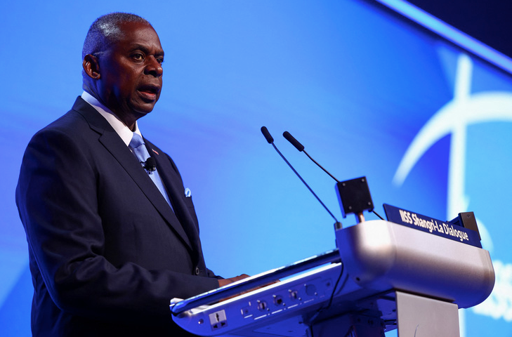 Bộ trưởng Quốc phòng Mỹ Loyd Austin phát biểu tại Đối thoại Shangri-La, ngày 1/6. (Ảnh: Reuters) Bộ trưởng Quốc phòng Mỹ Loyd Austin phát biểu tại Đối thoại Shangri-La, ngày 1/6. (Ảnh: Reuters)