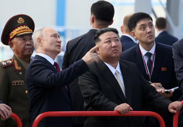 Tổng thống Nga Vladimir Putin và Chủ tịch Triều Tiên Kim Jong Un trong lần thăm trung tâm vũ trụ Vostochny Сosmodrome, năm 2023. (Ảnh: Sputnik) Tổng thống Nga Vladimir Putin và Chủ tịch Triều Tiên Kim Jong Un trong lần thăm trung tâm vũ trụ Vostochny Сosmodrome, năm 2023. (Ảnh: Sputnik)