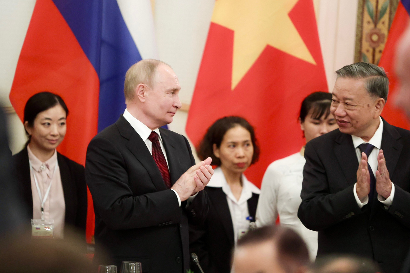 Chủ tịch nước Tô Lâm và Tổng thống Nga Putin tại tiệc chiêu đãi. (Ảnh: Nguyễn Khánh) Chủ tịch nước Tô Lâm và Tổng thống Nga Putin tại tiệc chiêu đãi. (Ảnh: Nguyễn Khánh)