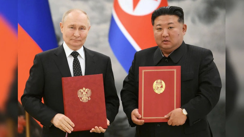 Nga và Triều Tiên ký hiệp ước quân sự nhân chuyến thăm của Tổng thống Putin. (Ảnh: Reuters) Nga và Triều Tiên ký hiệp ước quân sự nhân chuyến thăm của Tổng thống Putin. (Ảnh: Reuters)
