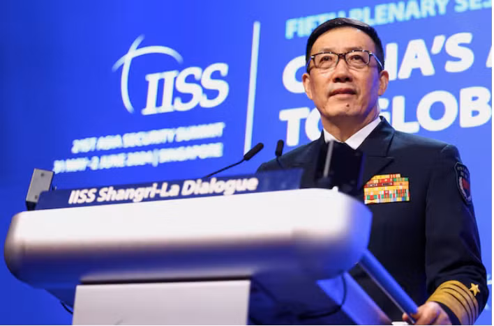 Bộ trưởng Quốc phòng Trung Quốc phát biểu tại Đối thoại Shangri-La, ngày 2/6. (Ảnh: Reuters) Bộ trưởng Quốc phòng Trung Quốc phát biểu tại Đối thoại Shangri-La, ngày 2/6. (Ảnh: Reuters)
