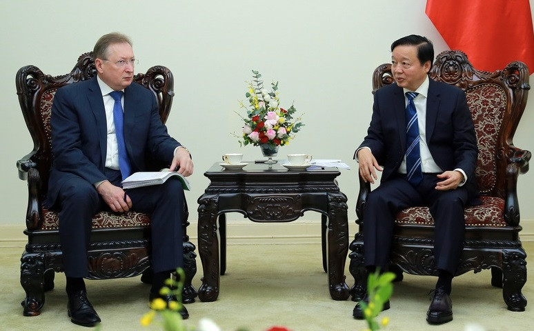 Phó Thủ tướng Trần Hồng Hà tiếp Tổng Giám đốc Công ty dầu khí Zarubezhneft ngày 19/6. (Ảnh: VGP) Phó Thủ tướng Trần Hồng Hà tiếp Tổng Giám đốc Công ty dầu khí Zarubezhneft ngày 19/6. (Ảnh: VGP)