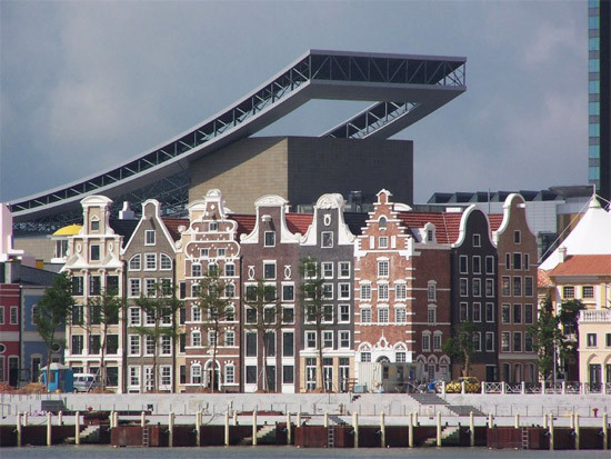 Đó là lý do vì sao các công ty sòng bạc ở đây có đủ khả năng tài chính để xây dựng một phiên bản thành phố Amsterdam của Hà Lan ở cầu cảng Fisherman Wharf.