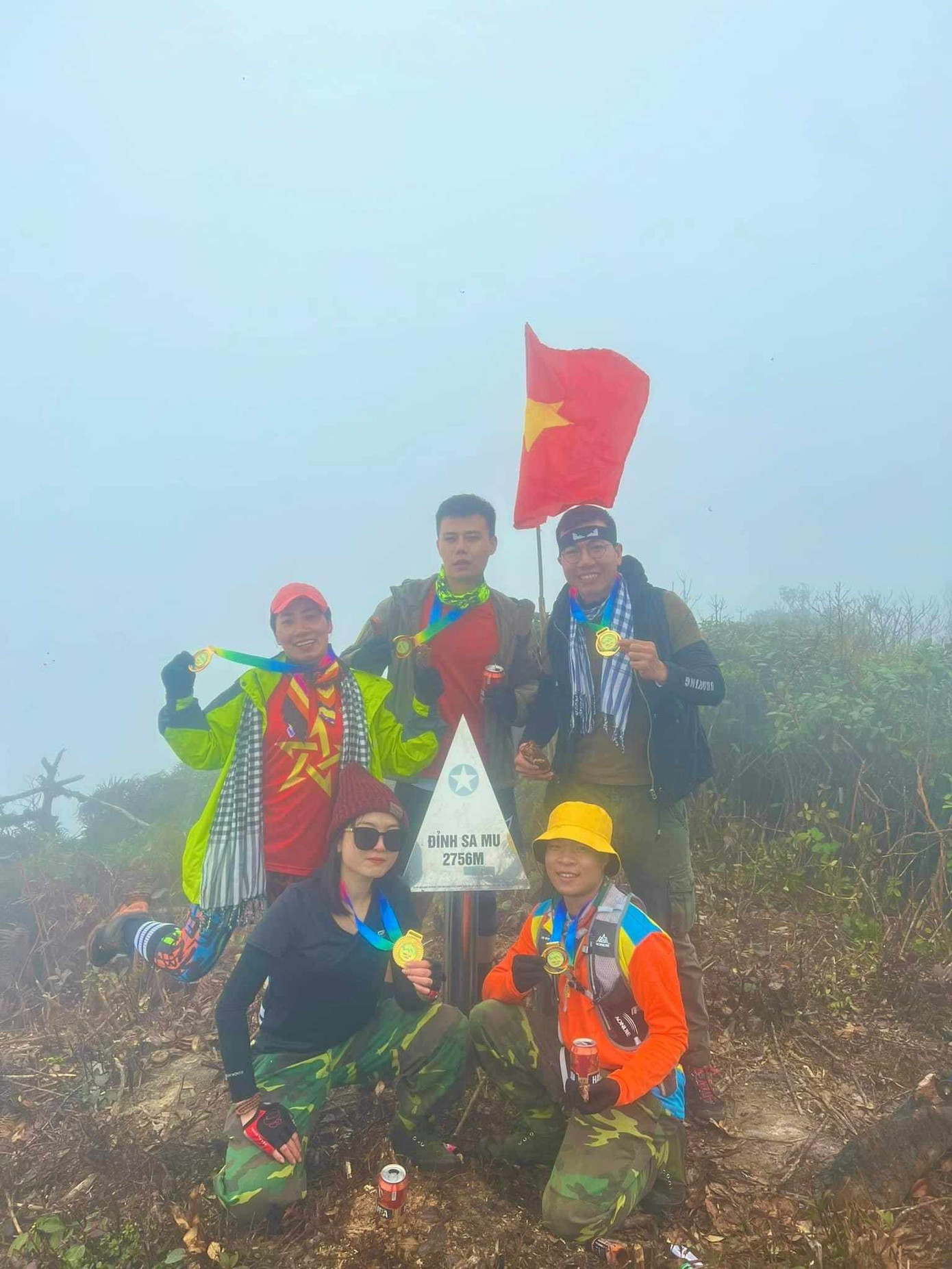 Cặp đôi trong lần đầu đồng hành leo núi Cặp đôi trong lần đầu đồng hành leo núi