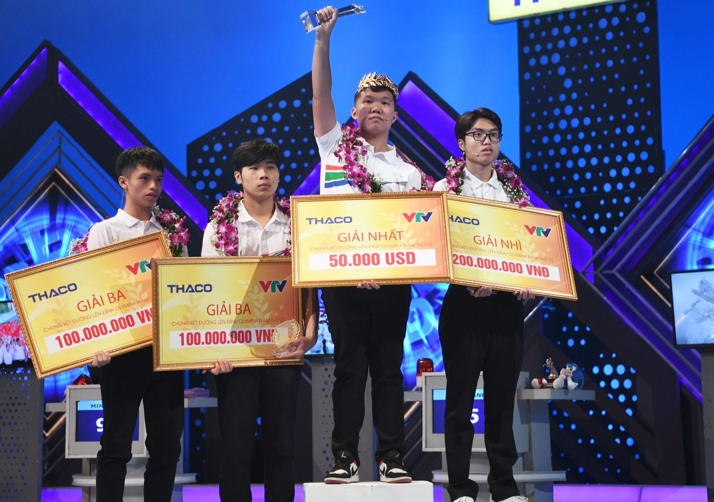 Nguyễn Trọng Thành giành giải Nhì, Nguyễn Minh Triết và Nguyễn Việt Thành đồng giải Ba. Ảnh: Như Ý