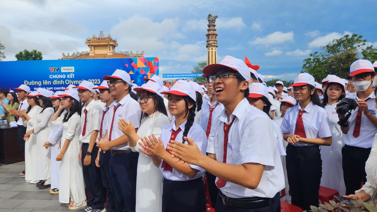 Nam sinh Thanh Hóa Lê Xuân Mạnh vô địch Đường lên đỉnh Olympia 23 ảnh 38 Nam sinh Thanh Hóa Lê Xuân Mạnh vô địch Đường lên đỉnh Olympia 23 ảnh 38