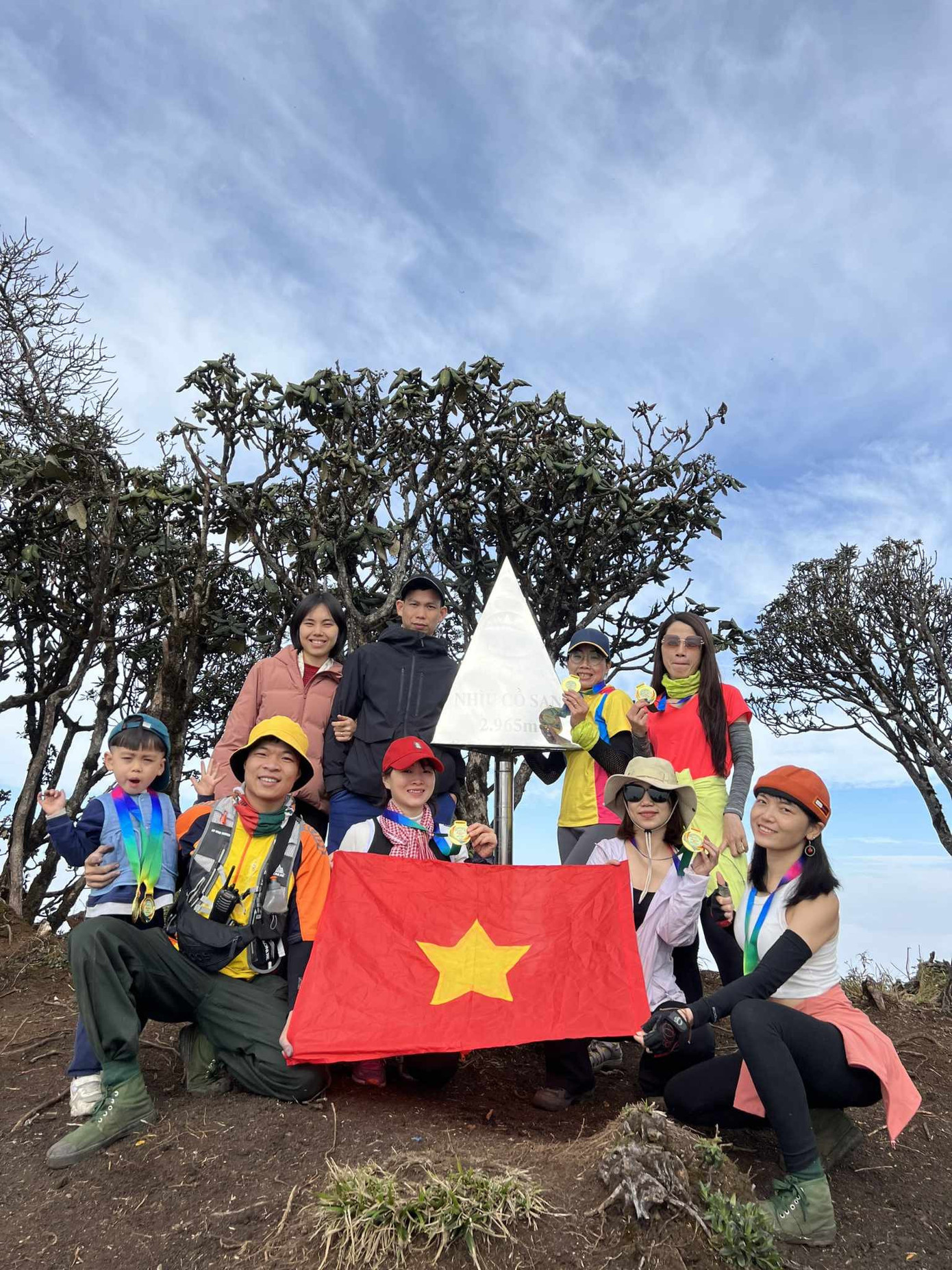 Chị Tiểu Anh thường xuyên tham gia hỗ trợ bạn trai dẫn tour leo núi. Chị Tiểu Anh thường xuyên tham gia hỗ trợ bạn trai dẫn tour leo núi.