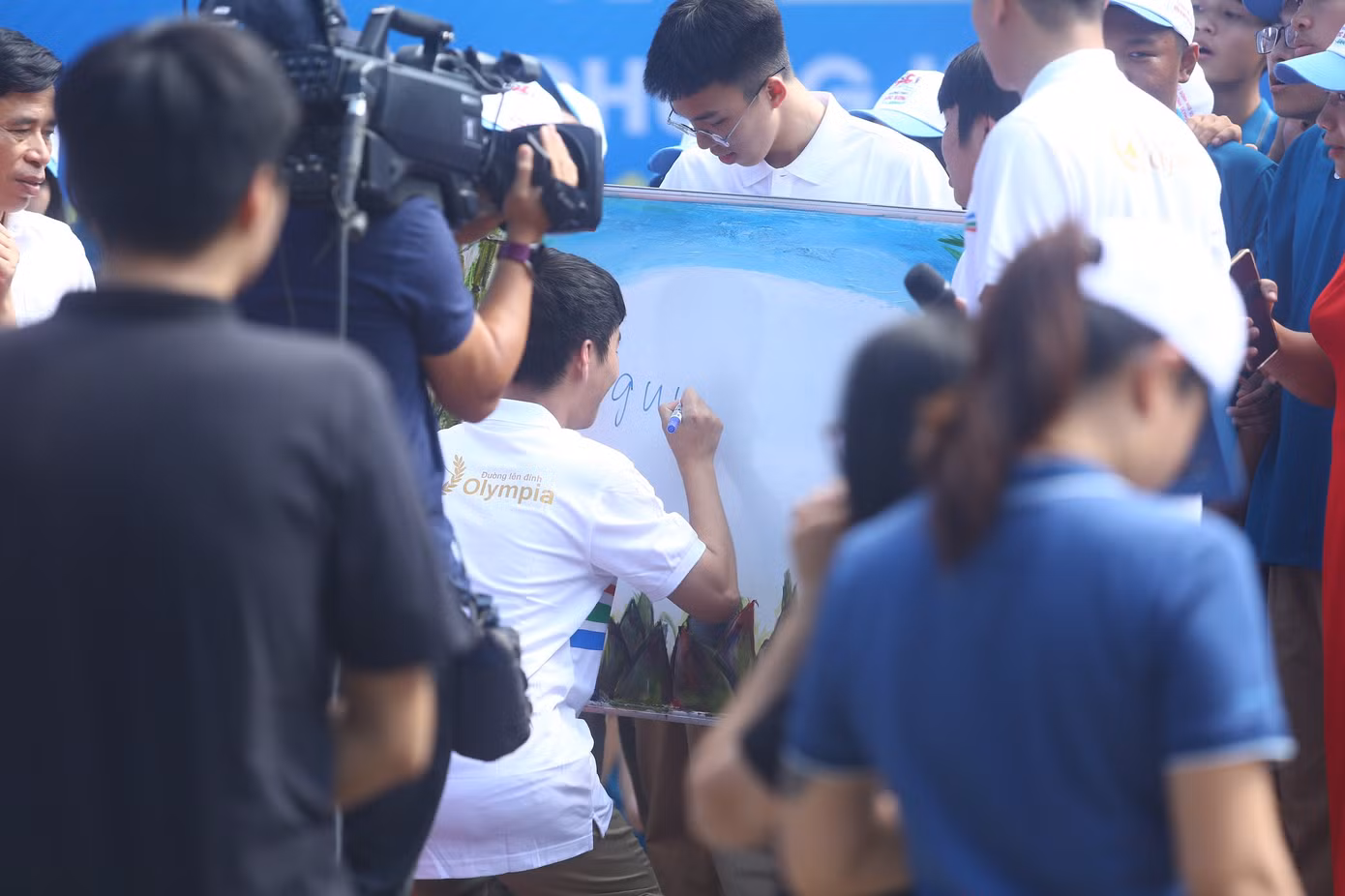 Nam sinh Thanh Hóa Lê Xuân Mạnh vô địch Đường lên đỉnh Olympia 23 ảnh 74 Nam sinh Thanh Hóa Lê Xuân Mạnh vô địch Đường lên đỉnh Olympia 23 ảnh 74