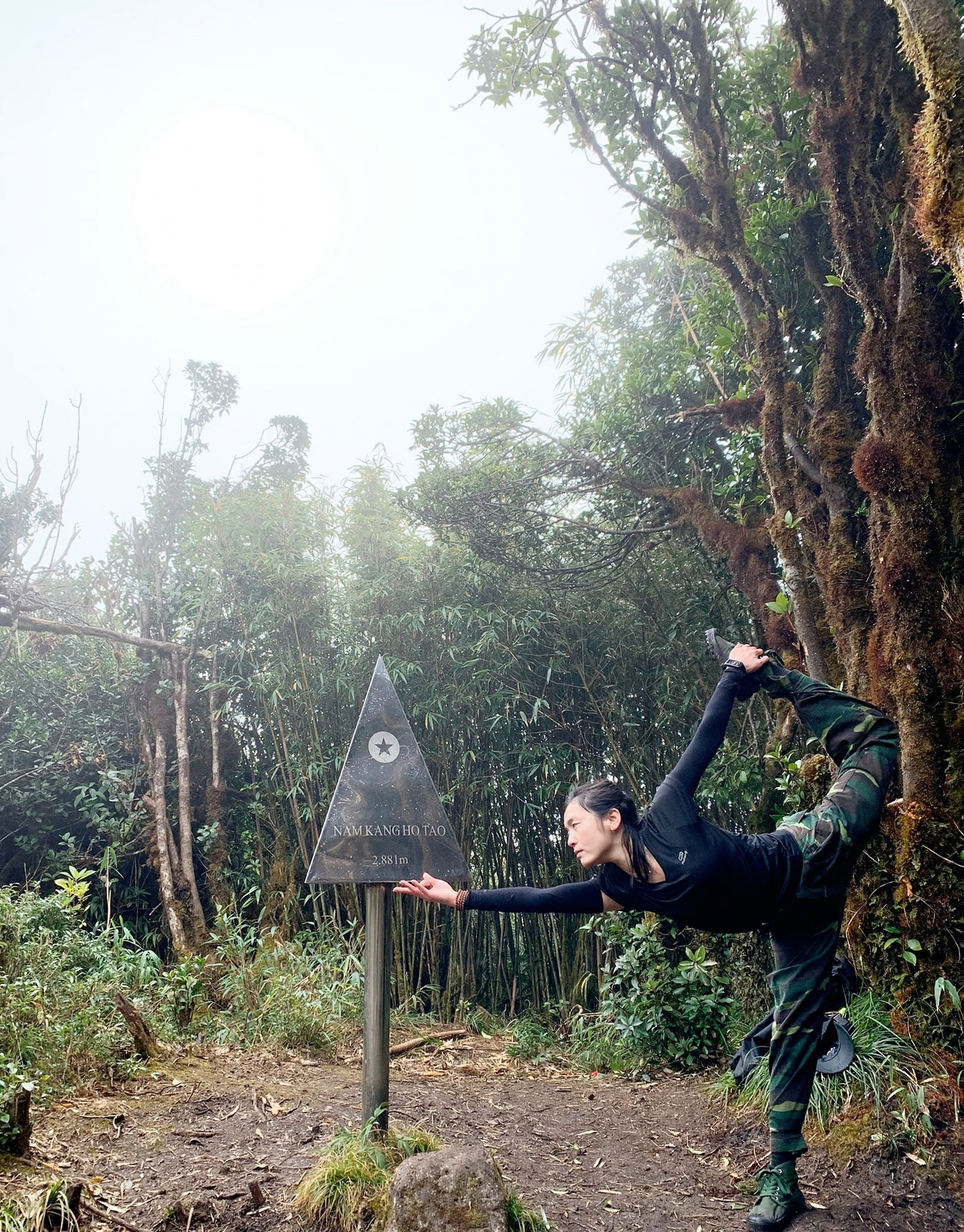 Chị Tiểu Anh chinh phục thành công đỉnh Nam Kang Ho Tao Chị Tiểu Anh chinh phục thành công đỉnh Nam Kang Ho Tao