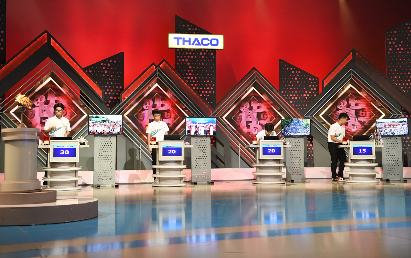 Tổng kết phần thi Vượt chướng ngại vật, Việt Thành dẫn đầu với 70 điểm. Ảnh: Như Ý