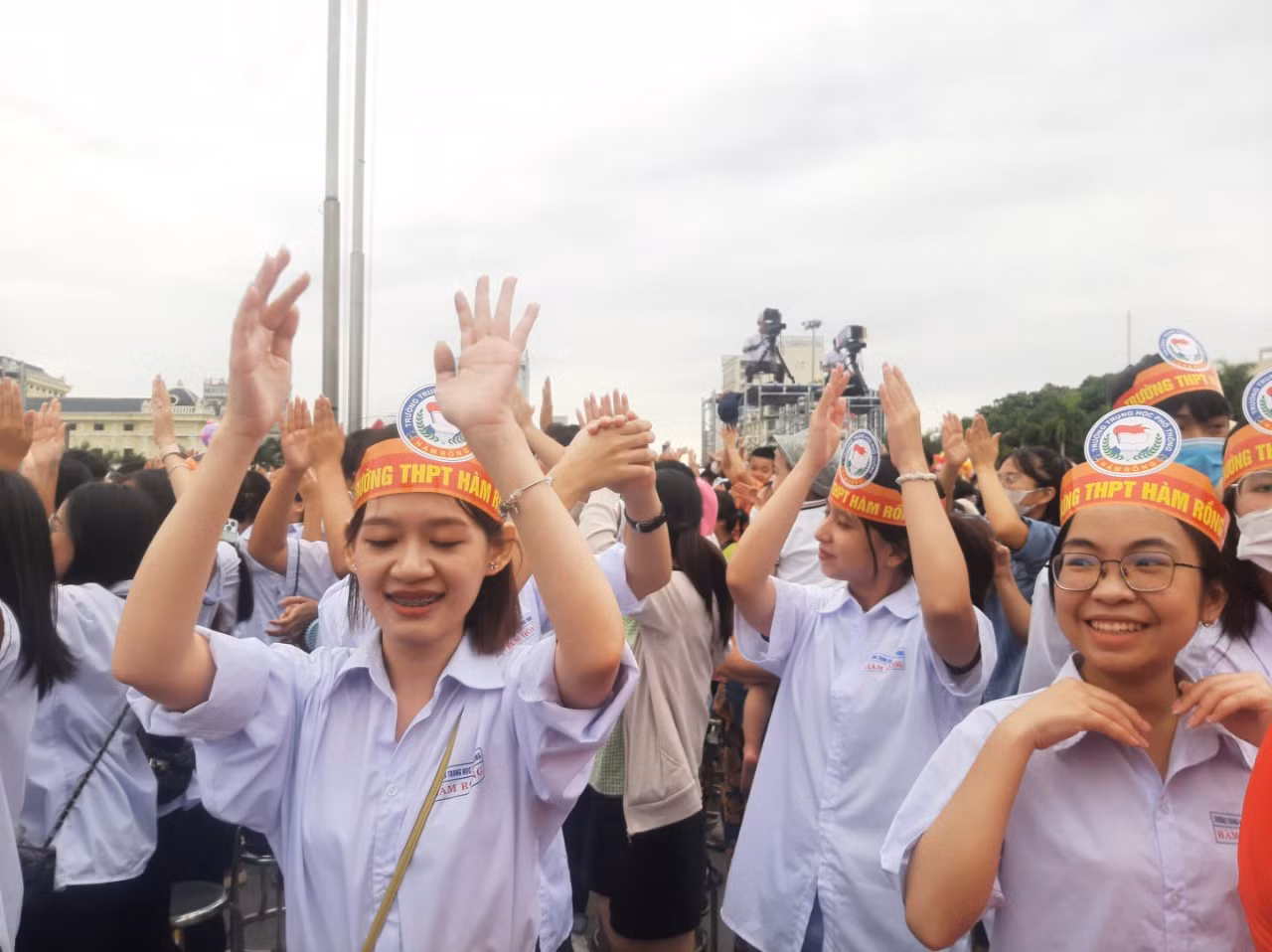 Điểm cầu tại Thanh Hóa cổ vũ cho thí sinh Xuân Mạnh. Ảnh: Hoàng Lam Điểm cầu tại Thanh Hóa cổ vũ cho thí sinh Xuân Mạnh. Ảnh: Hoàng Lam