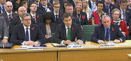 3 lãnh đạo tình báo Anh (từ trái qua phải) - Andrew Parker (MI-5), John Sawers (MI-6) và Iain Lobban (GCHQ) trong phiên điều trần trước Ủy ban An ninh và Tình báo Quốc hội Anh. 3 lãnh đạo tình báo Anh (từ trái qua phải) - Andrew Parker (MI-5), John Sawers (MI-6) và Iain Lobban (GCHQ) trong phiên điều trần trước Ủy ban An ninh và Tình báo Quốc hội Anh