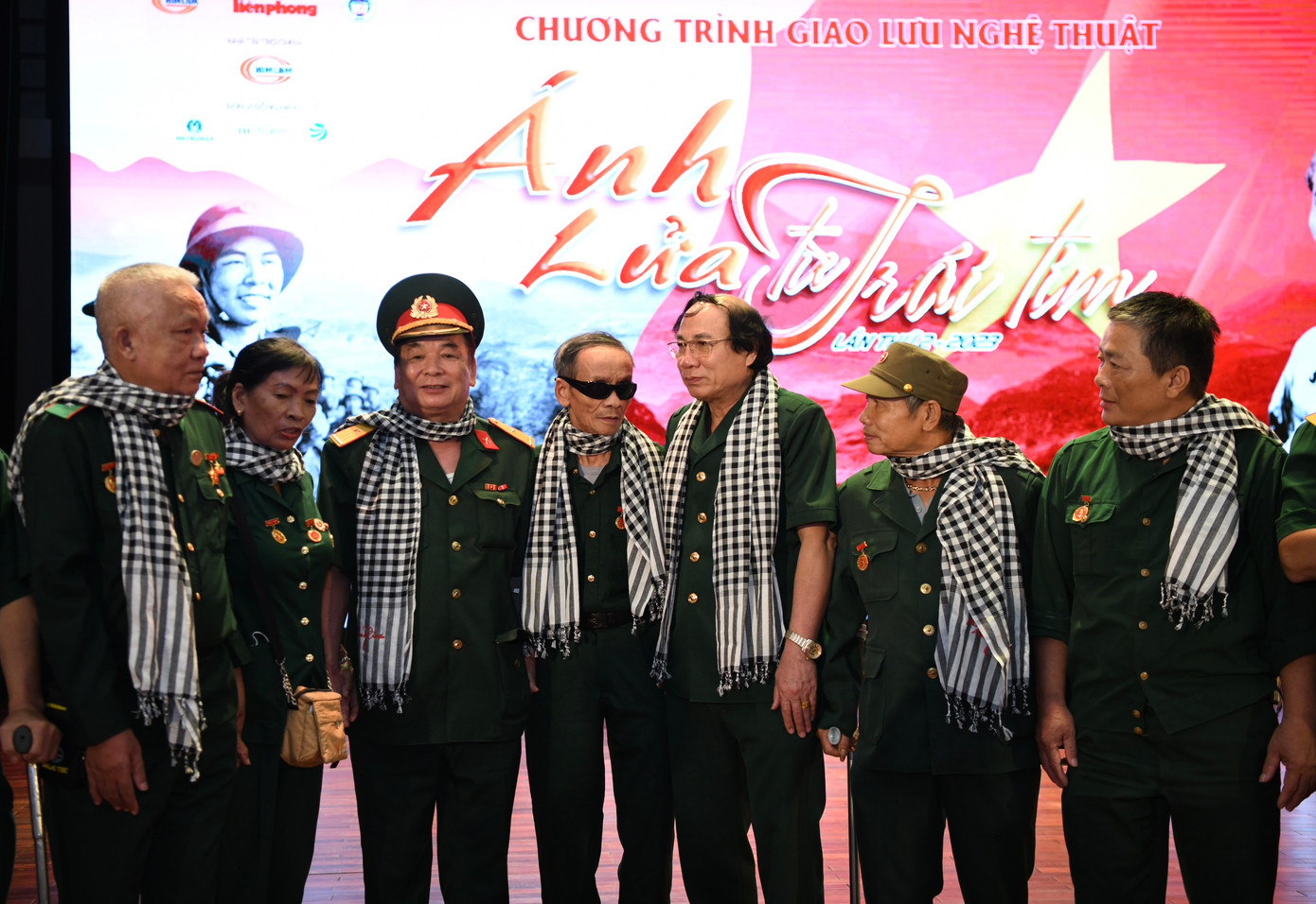 Thắp sáng 'Ánh lửa từ trái tim' ảnh 74