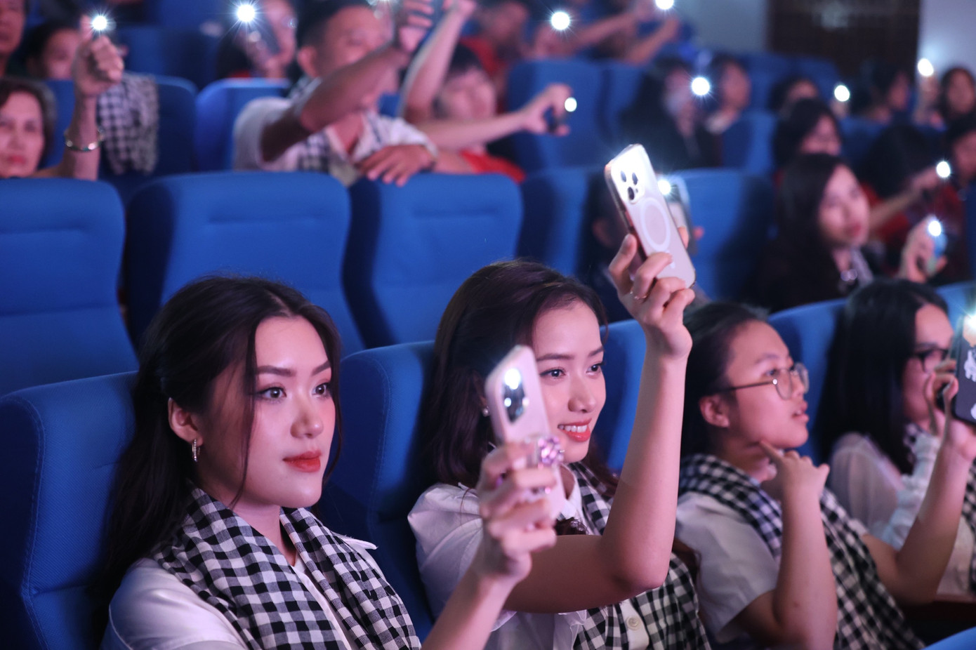 Thắp sáng 'Ánh lửa từ trái tim' ảnh 46