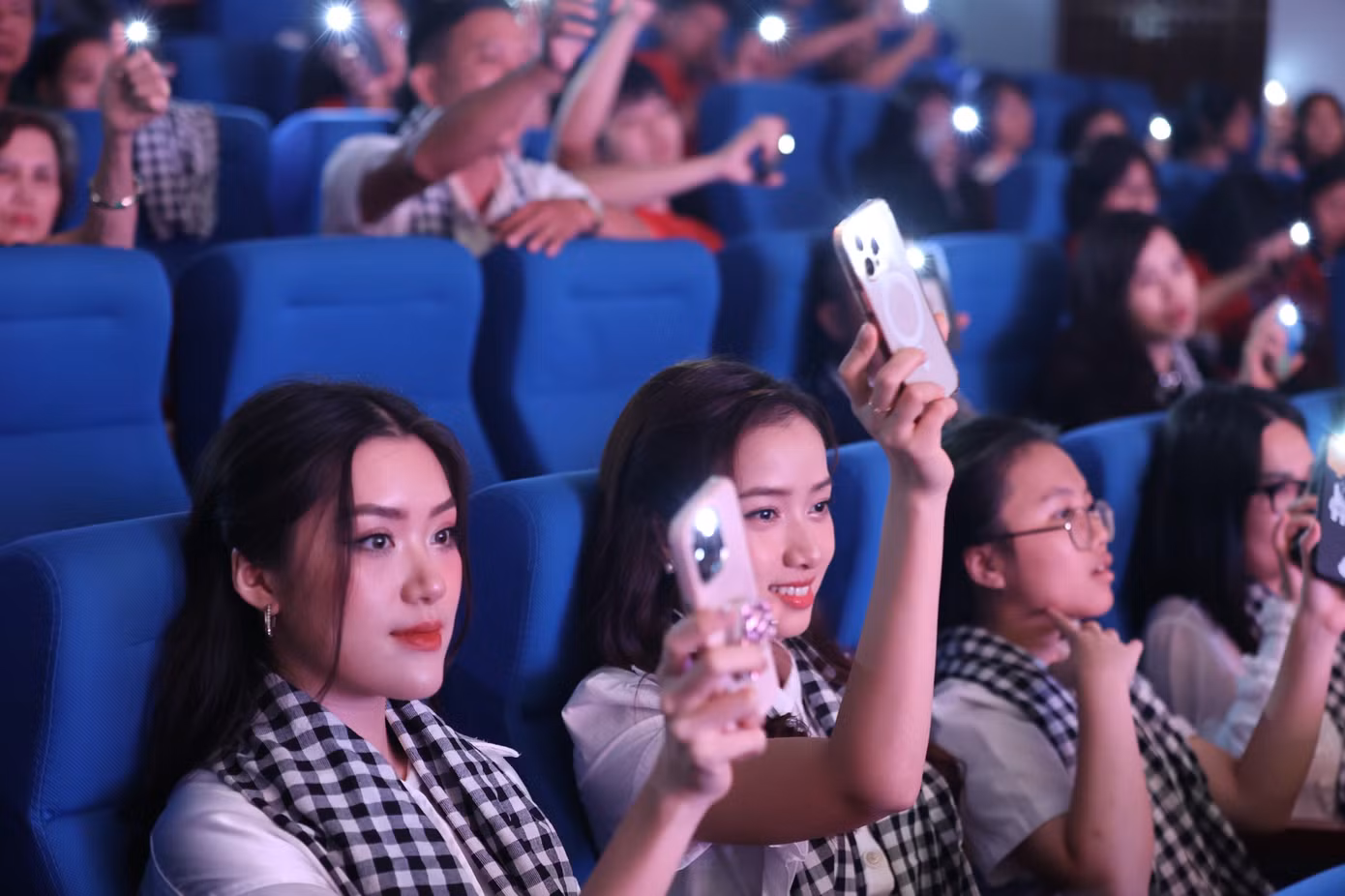 Thắp sáng 'Ánh lửa từ trái tim' ảnh 46