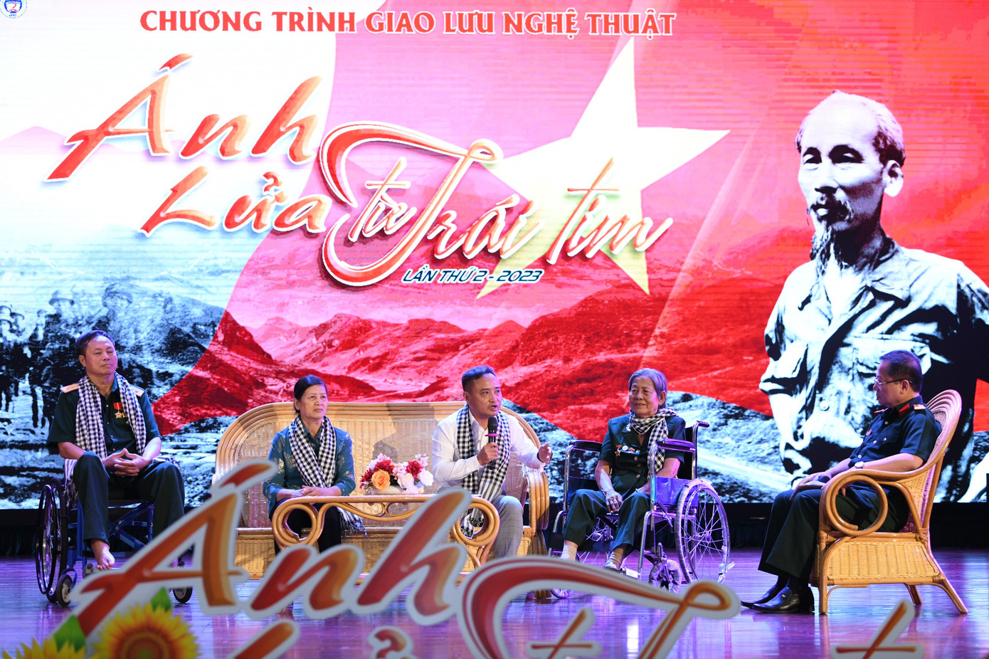 Thắp sáng 'Ánh lửa từ trái tim' ảnh 53