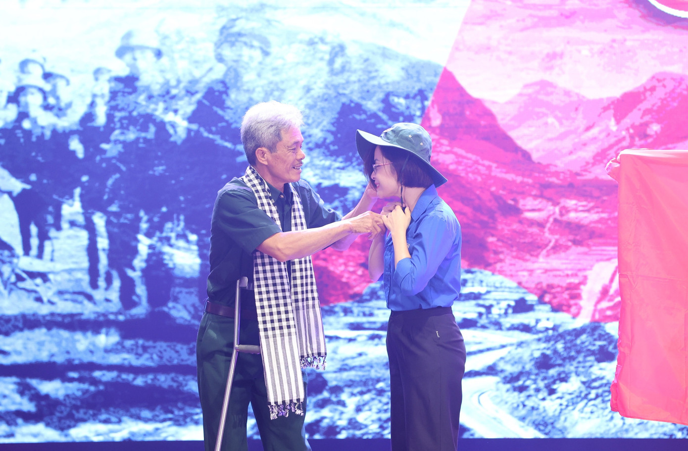 Thắp sáng 'Ánh lửa từ trái tim' ảnh 70