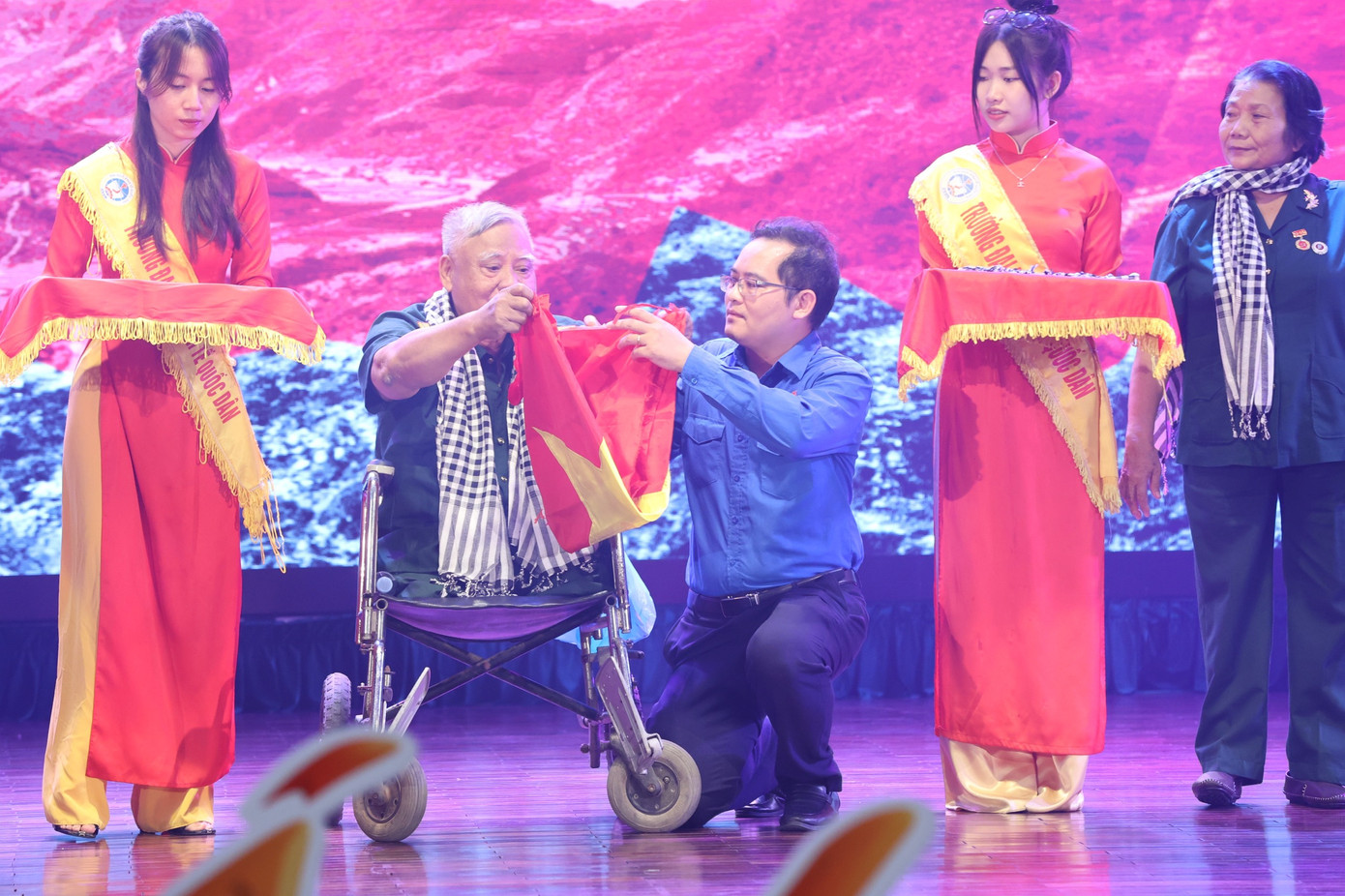 Thắp sáng 'Ánh lửa từ trái tim' ảnh 69