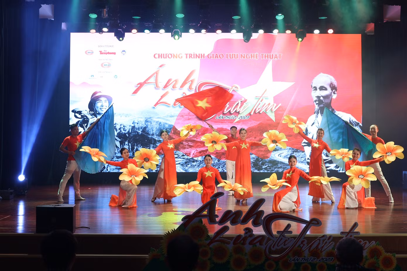 Thắp sáng 'Ánh lửa từ trái tim' ảnh 22
