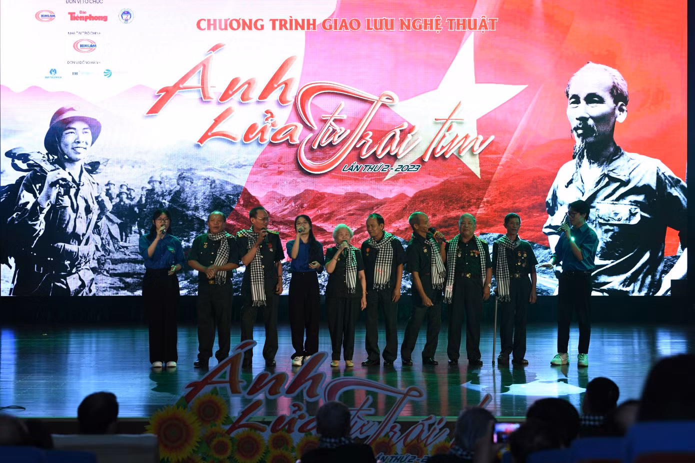 Thắp sáng 'Ánh lửa từ trái tim' ảnh 27